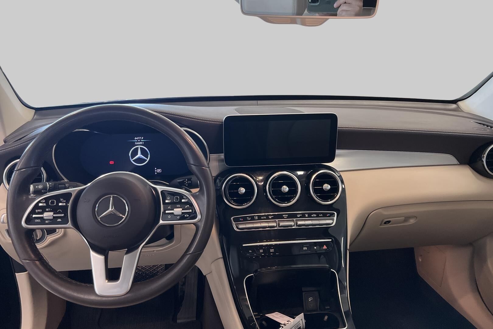 Mercedes-Benz GLC iso kuva 11