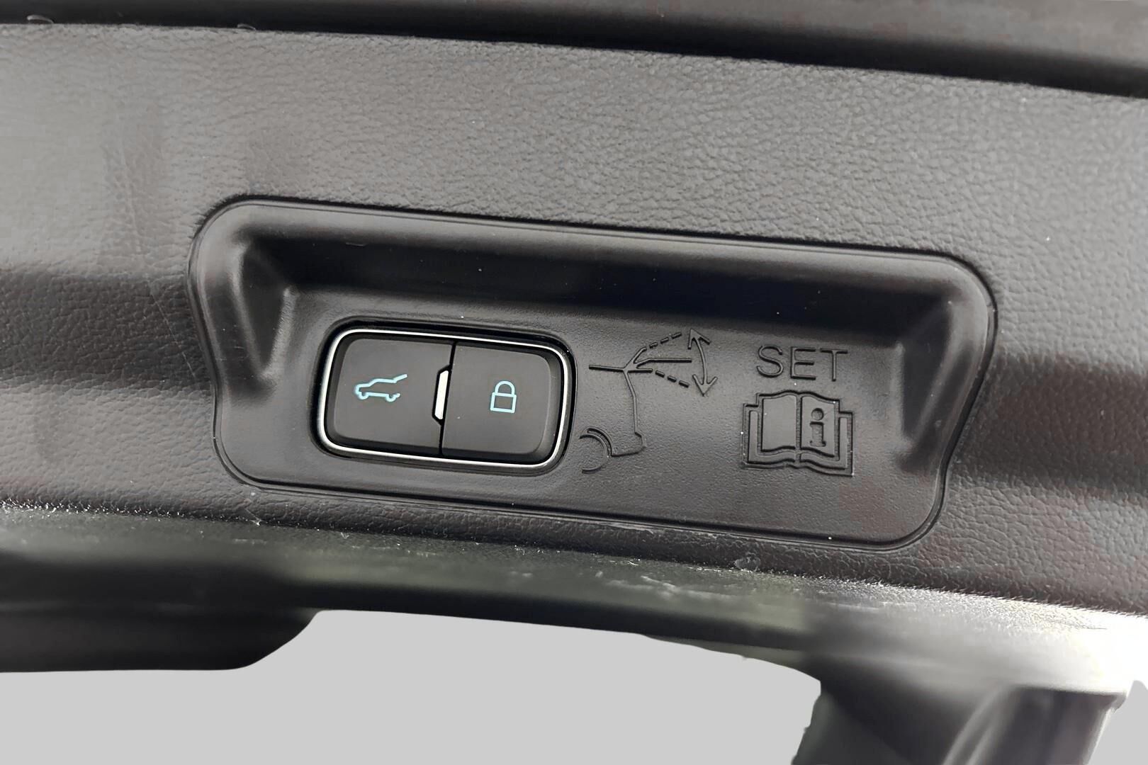 Ford Explorer iso kuva 14