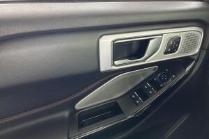 Ford Explorer esikatselu 24