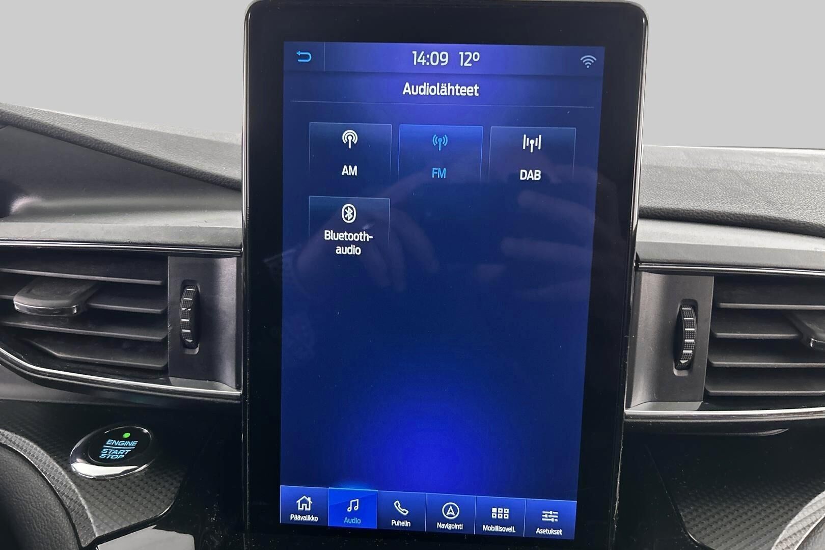 Ford Explorer iso kuva 28