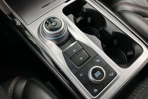 Ford Explorer esikatselu 31