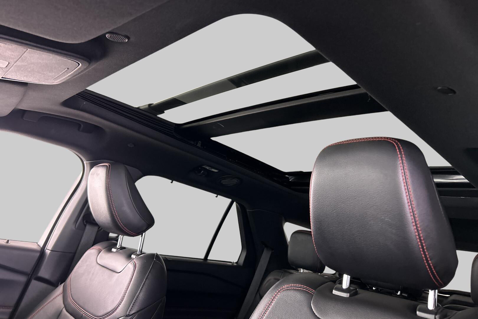 Ford Explorer iso kuva 33