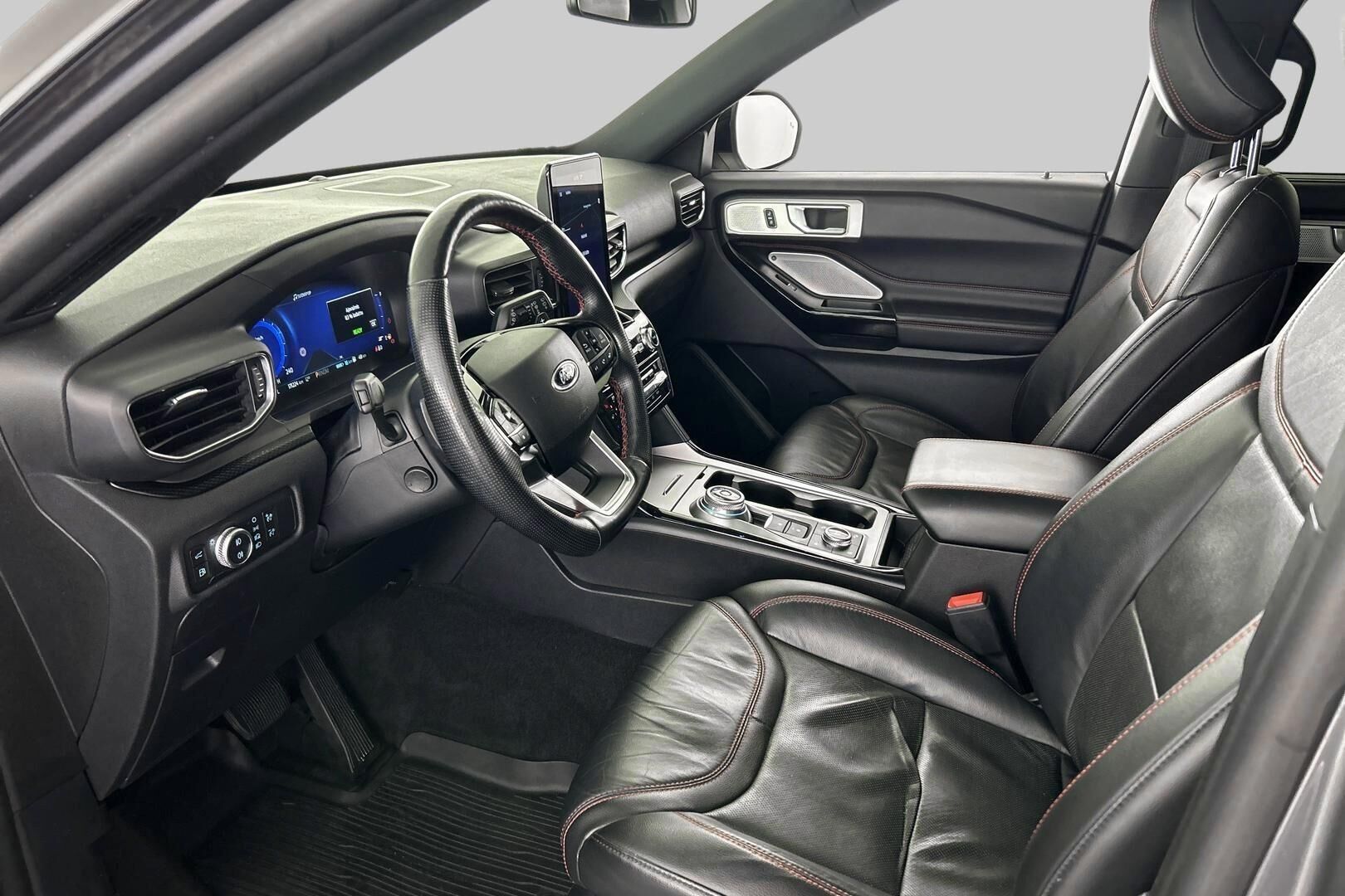 Ford Explorer iso kuva 9