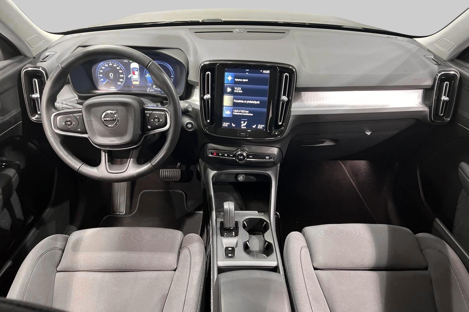 Volvo XC40 iso kuva 11