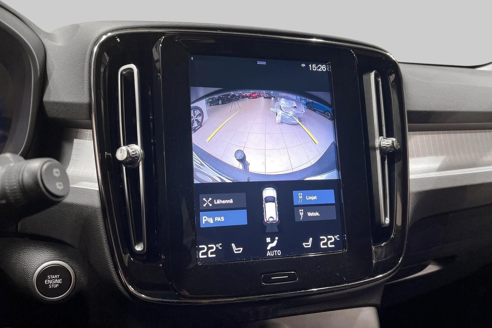 Volvo XC40 iso kuva 15