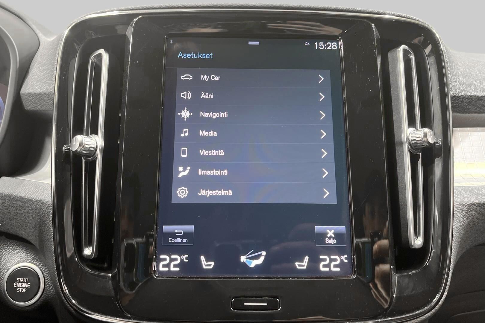 Volvo XC40 iso kuva 21