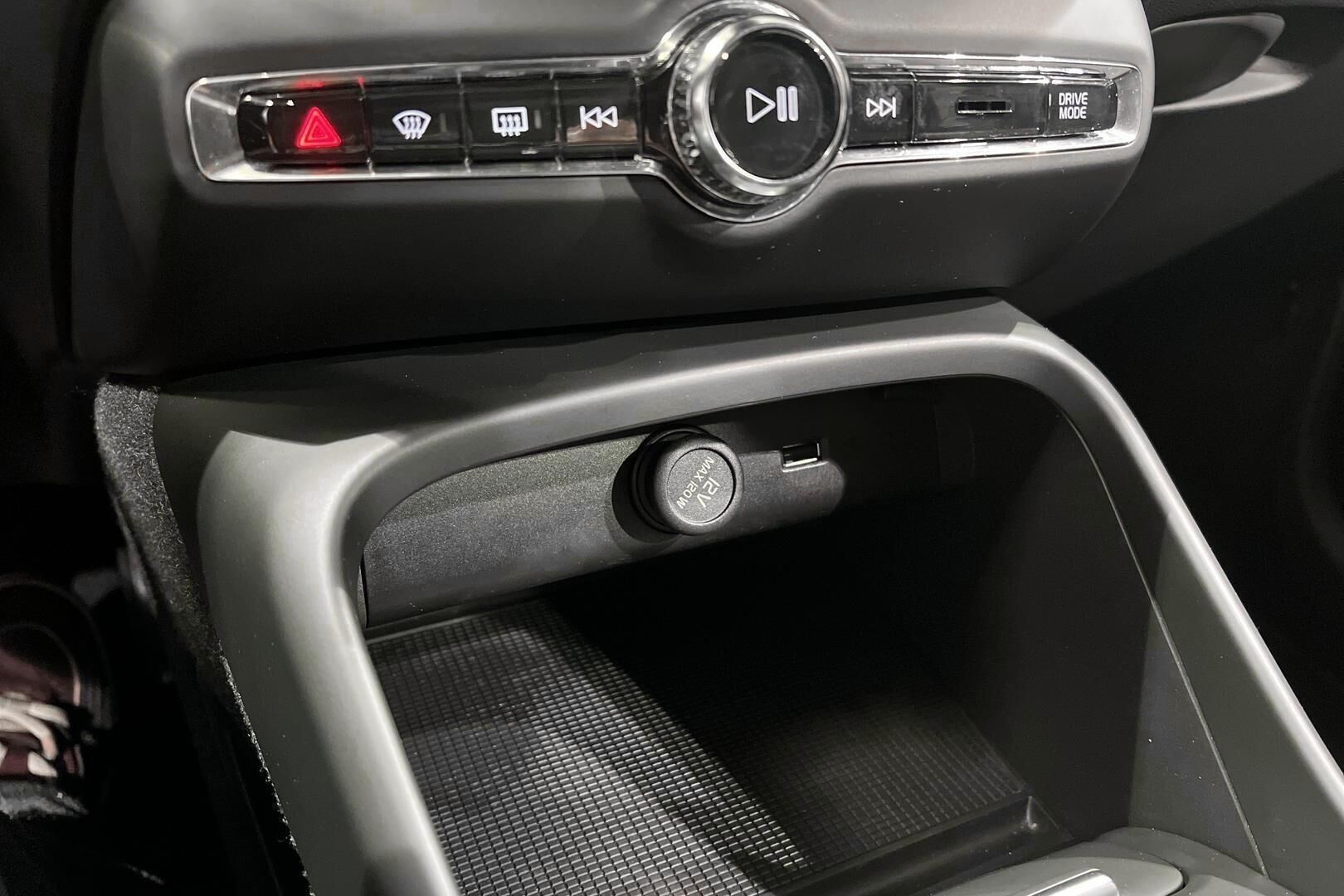 Volvo XC40 iso kuva 23