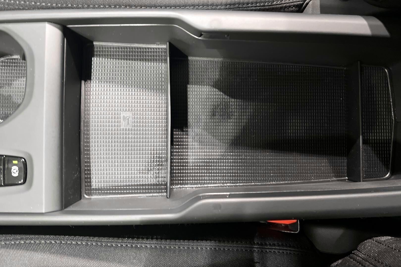 Volvo XC40 iso kuva 25