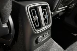 Volvo XC40 esikatselu 30