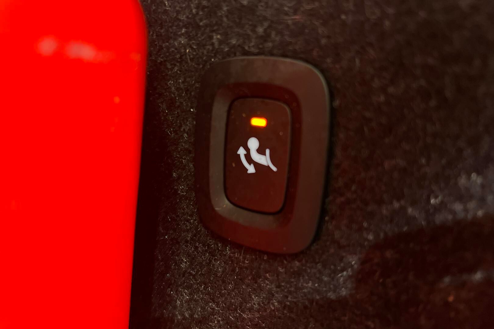 Volvo XC40 iso kuva 34