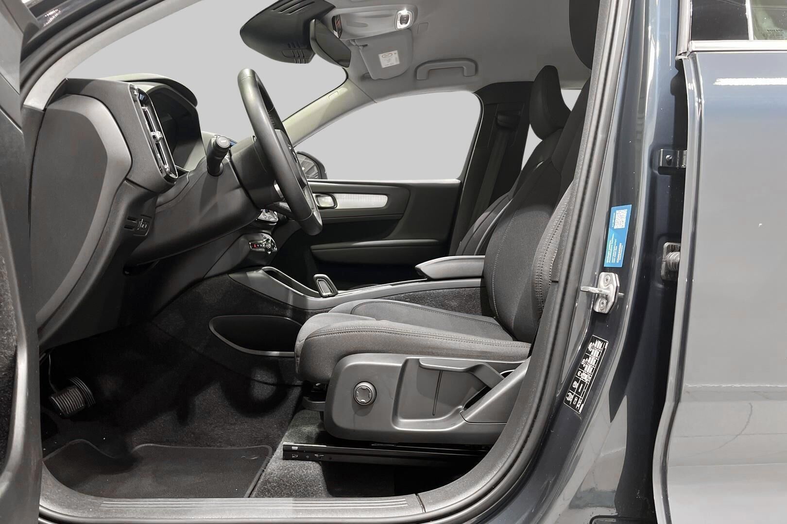 Volvo XC40 iso kuva 9