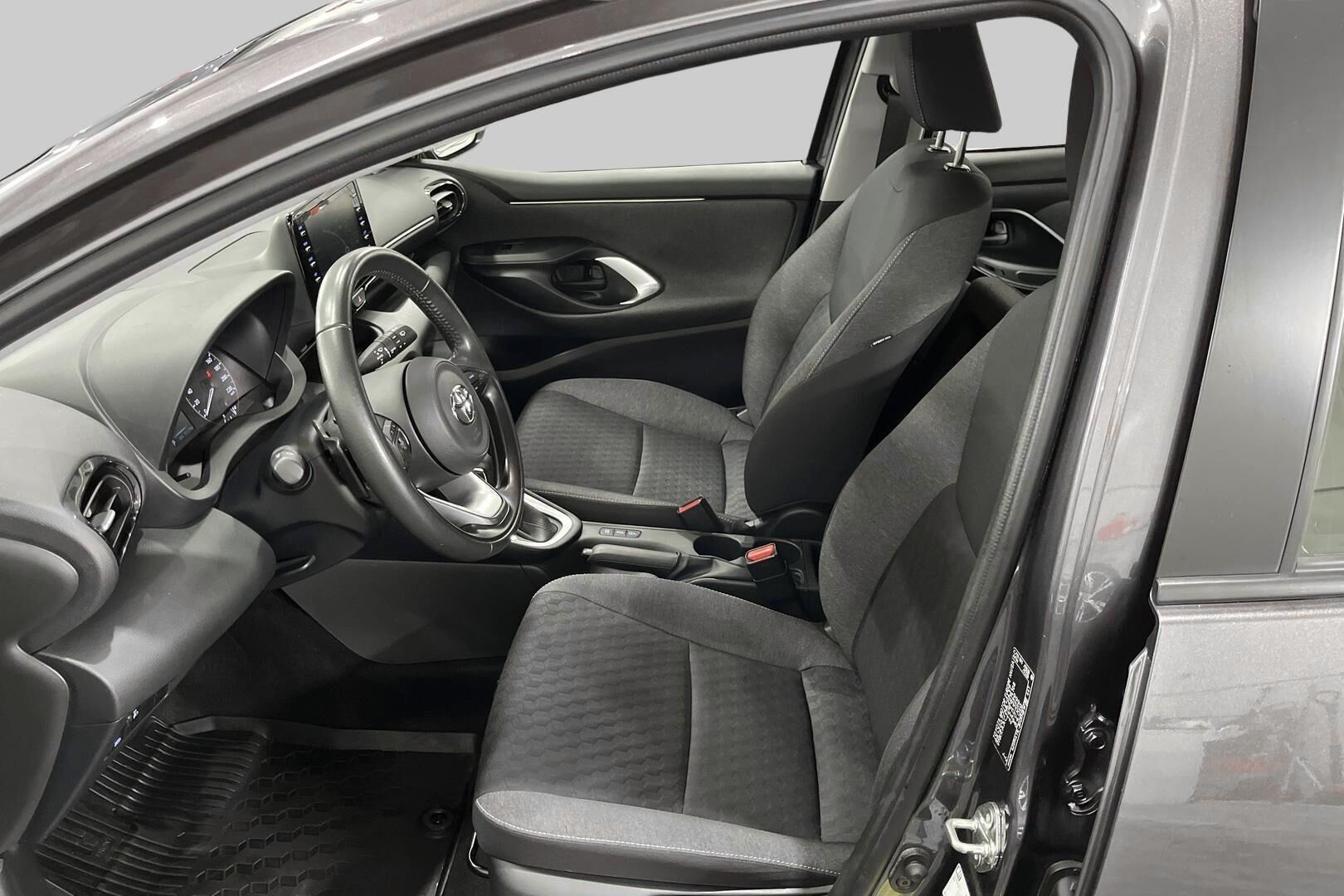 Toyota Yaris iso kuva 5
