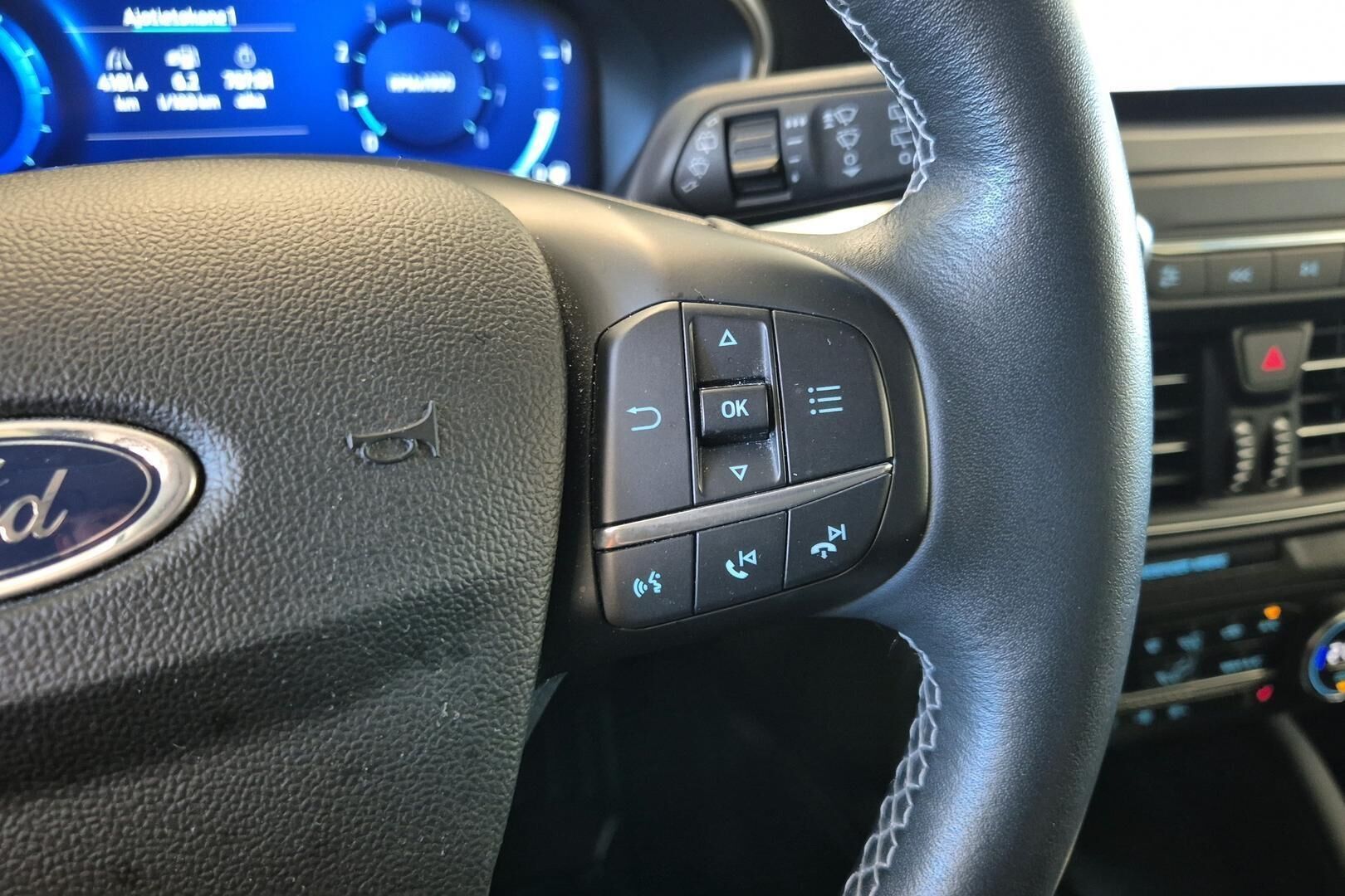 Ford Focus iso kuva 18