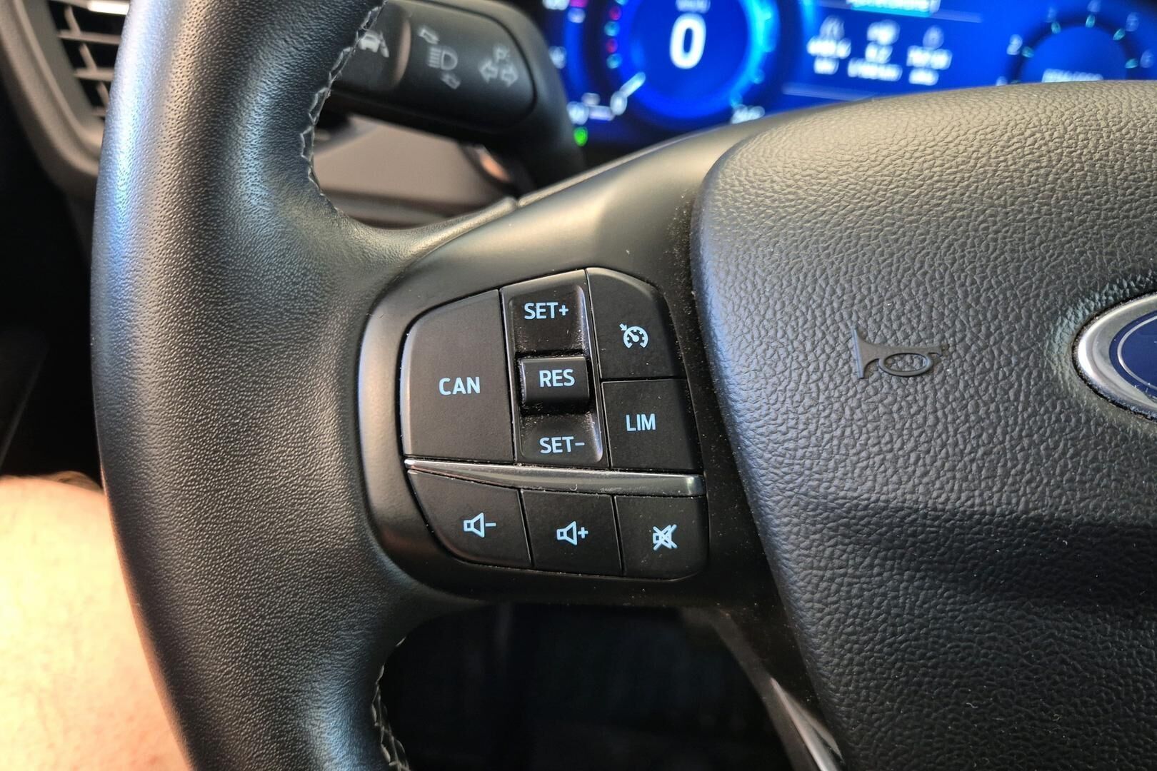 Ford Focus iso kuva 19