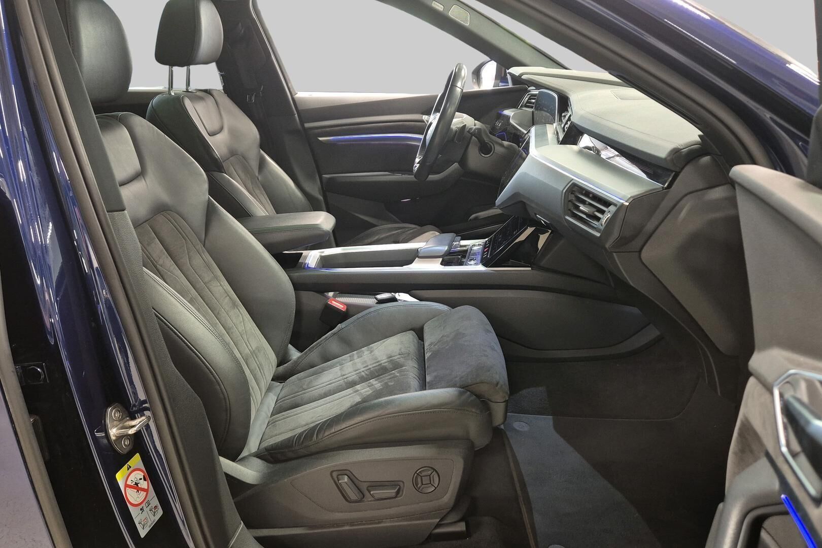 Audi e-tron iso kuva 4
