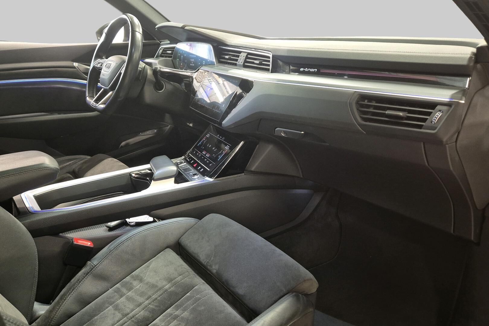 Audi e-tron iso kuva 5