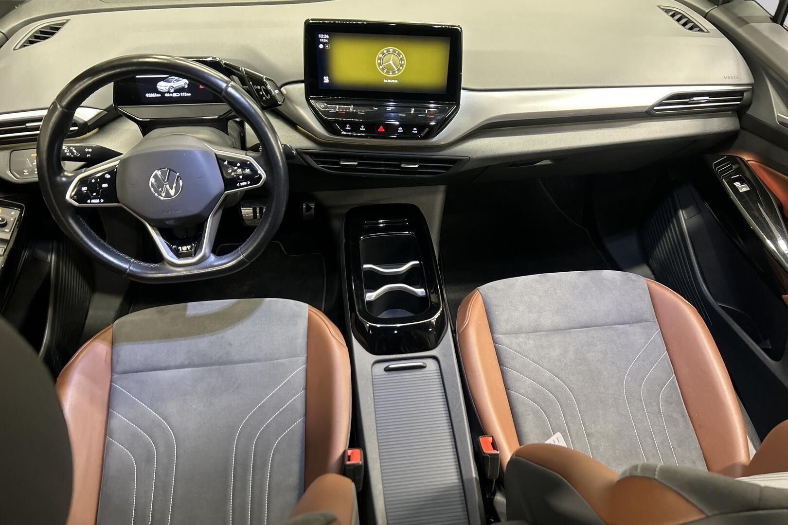 Volkswagen ID.4 iso kuva 10