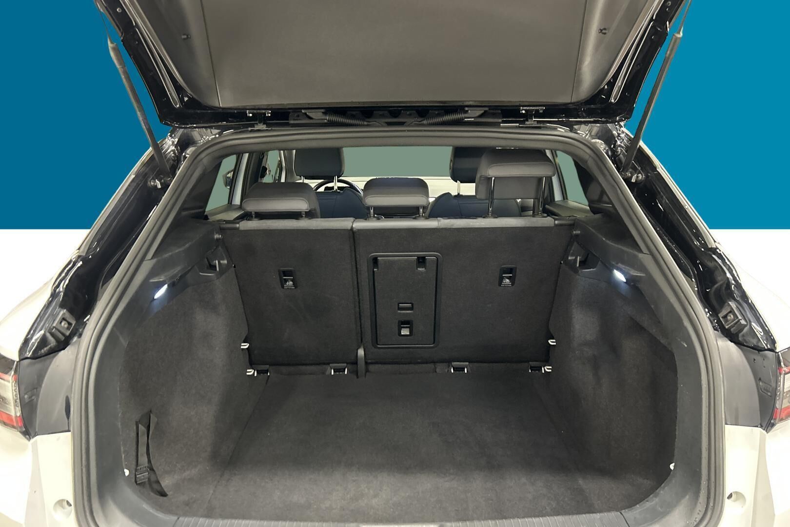 Volkswagen ID.4 iso kuva 11