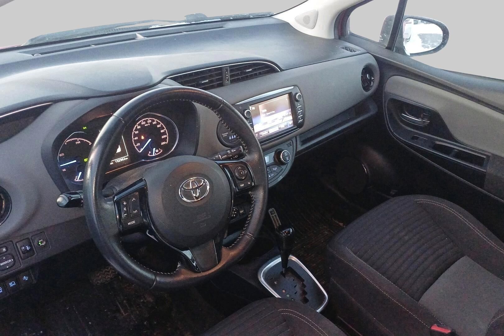 Toyota Yaris iso kuva 1