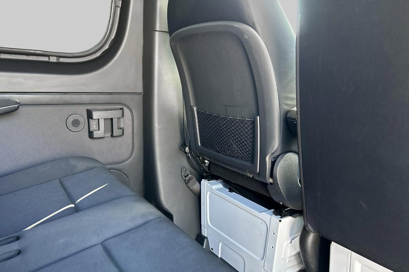 Mercedes-Benz Sprinter iso kuva 17