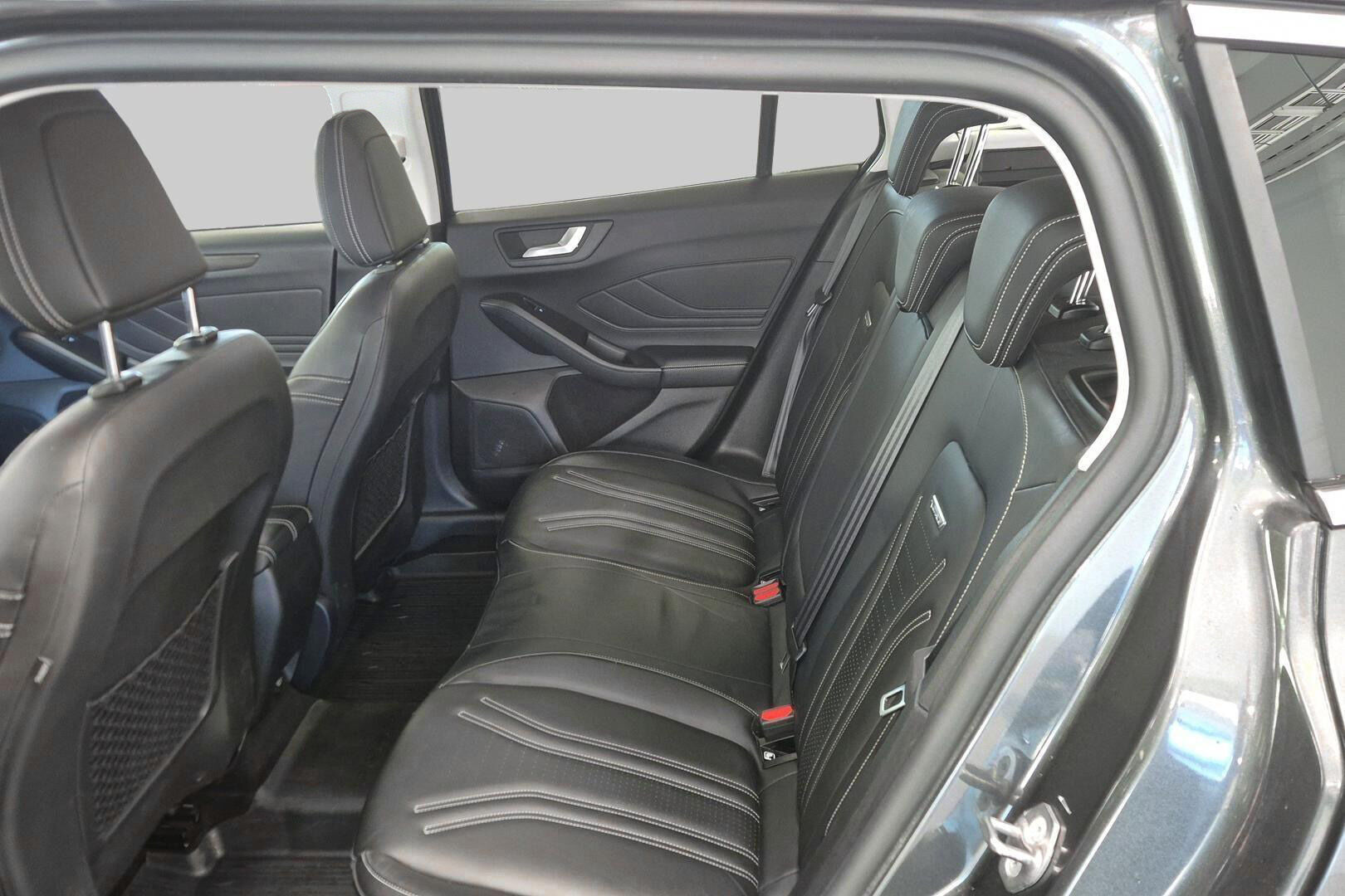 Ford Focus iso kuva 10
