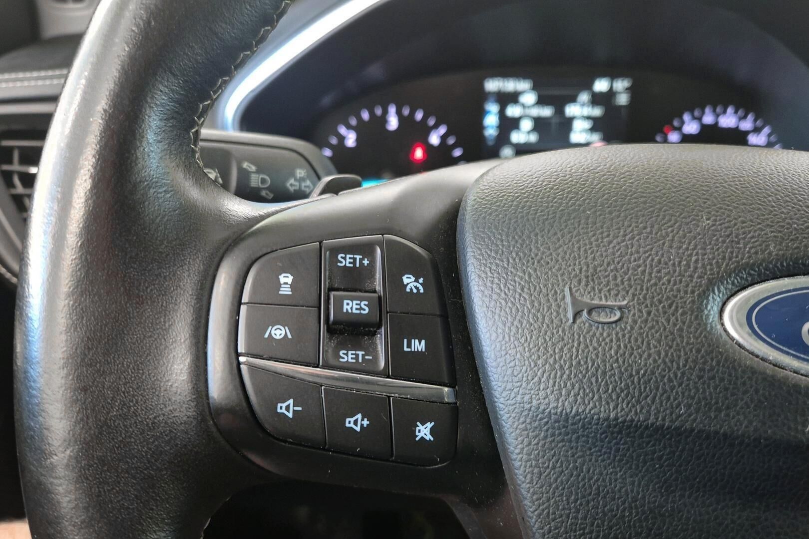 Ford Focus iso kuva 20