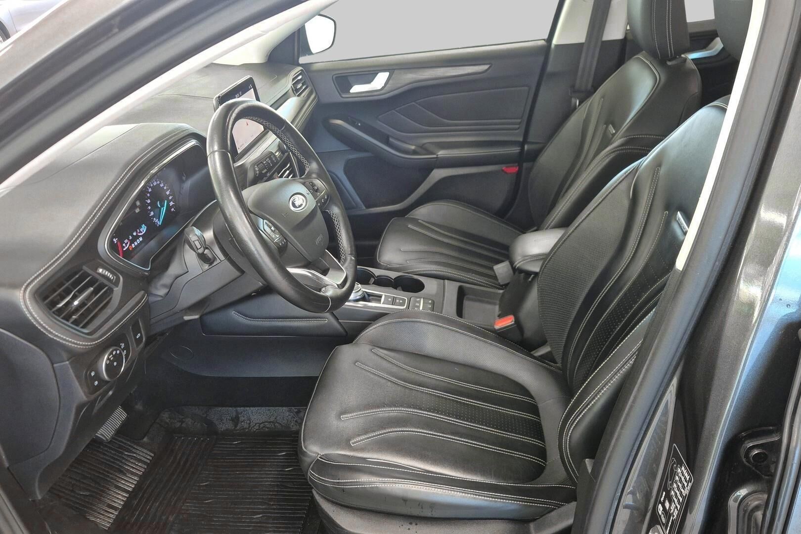 Ford Focus iso kuva 9
