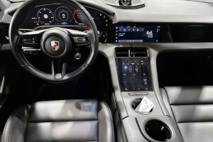 Porsche Taycan esikatselu 10