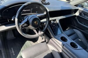 Porsche Taycan esikatselu 2