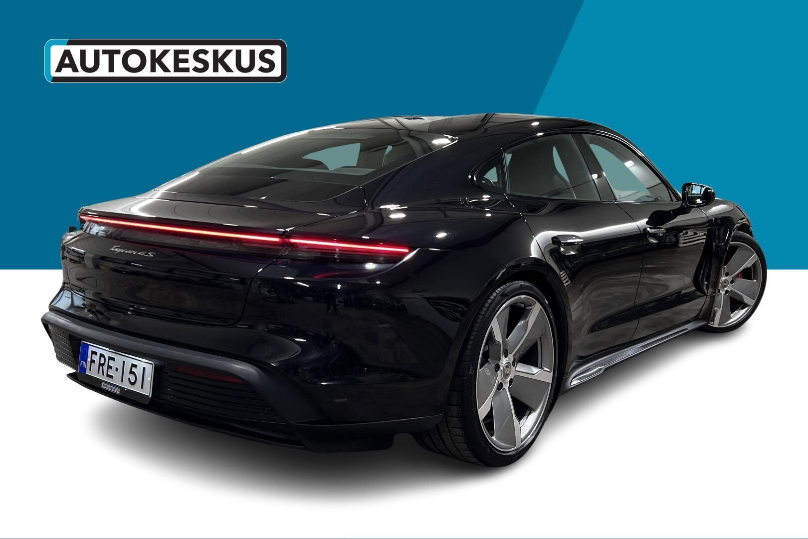 Porsche Taycan iso kuva 5