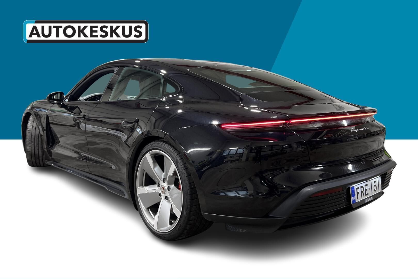 Porsche Taycan iso kuva 7