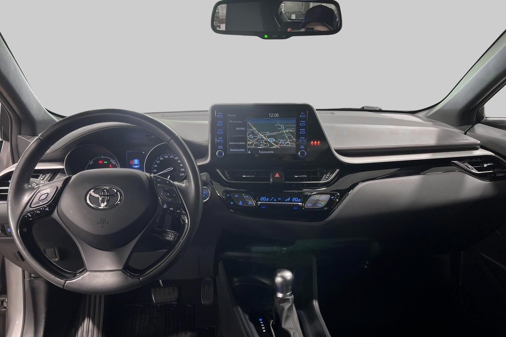 Toyota C-HR iso kuva 4