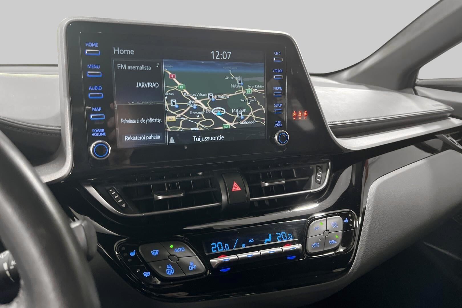 Toyota C-HR iso kuva 11
