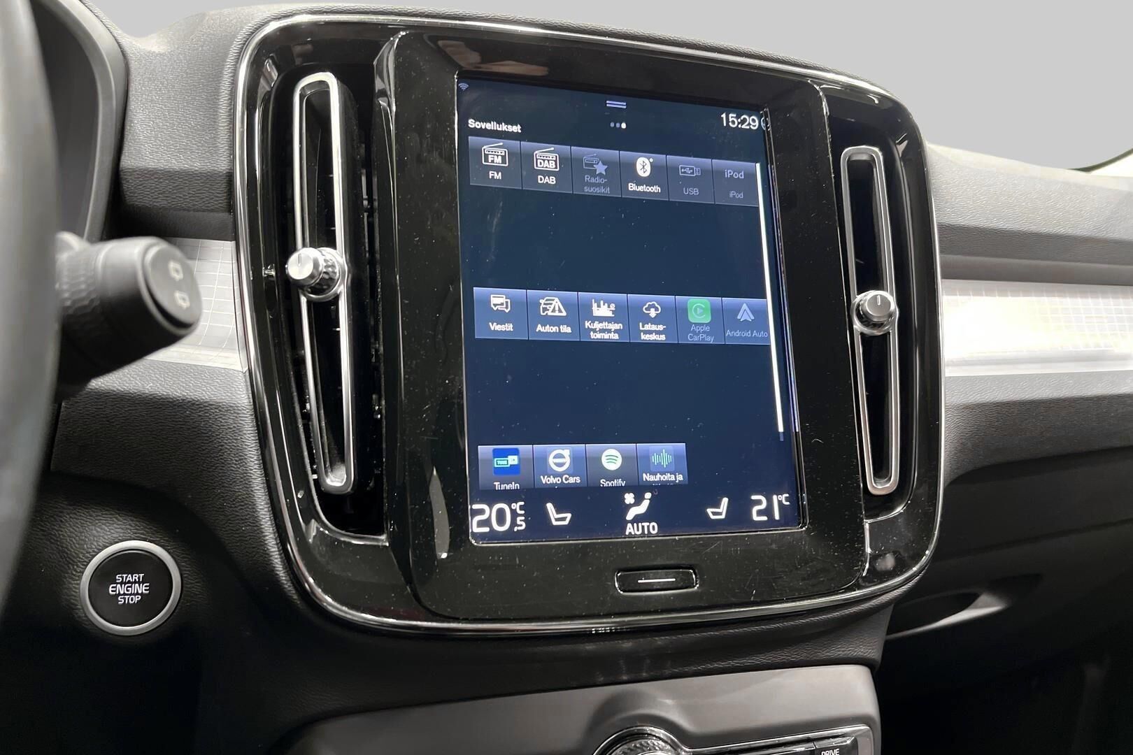 Volvo XC40 iso kuva 18