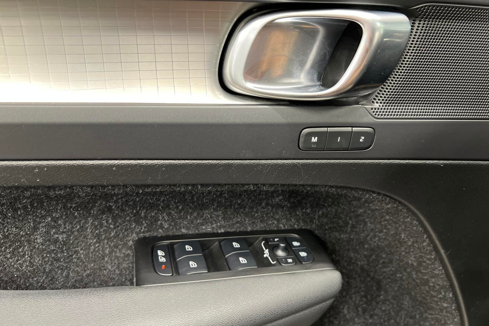 Volvo XC40 iso kuva 25