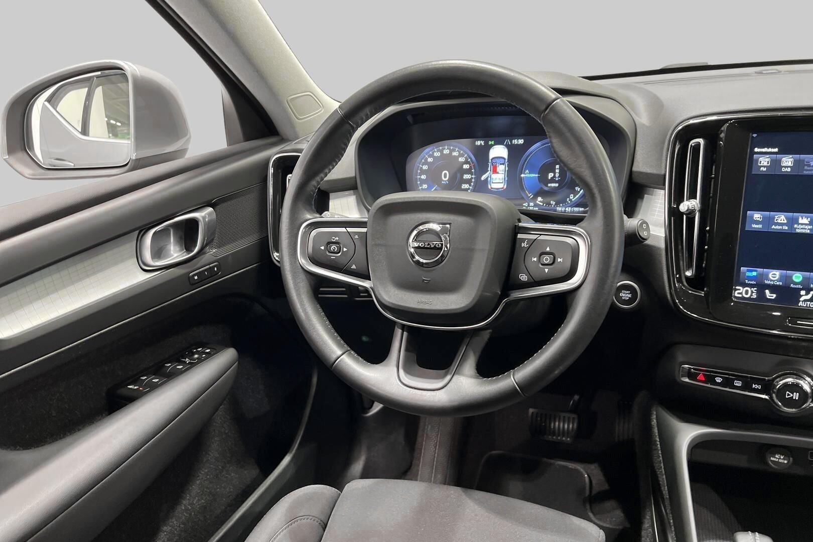 Volvo XC40 iso kuva 28