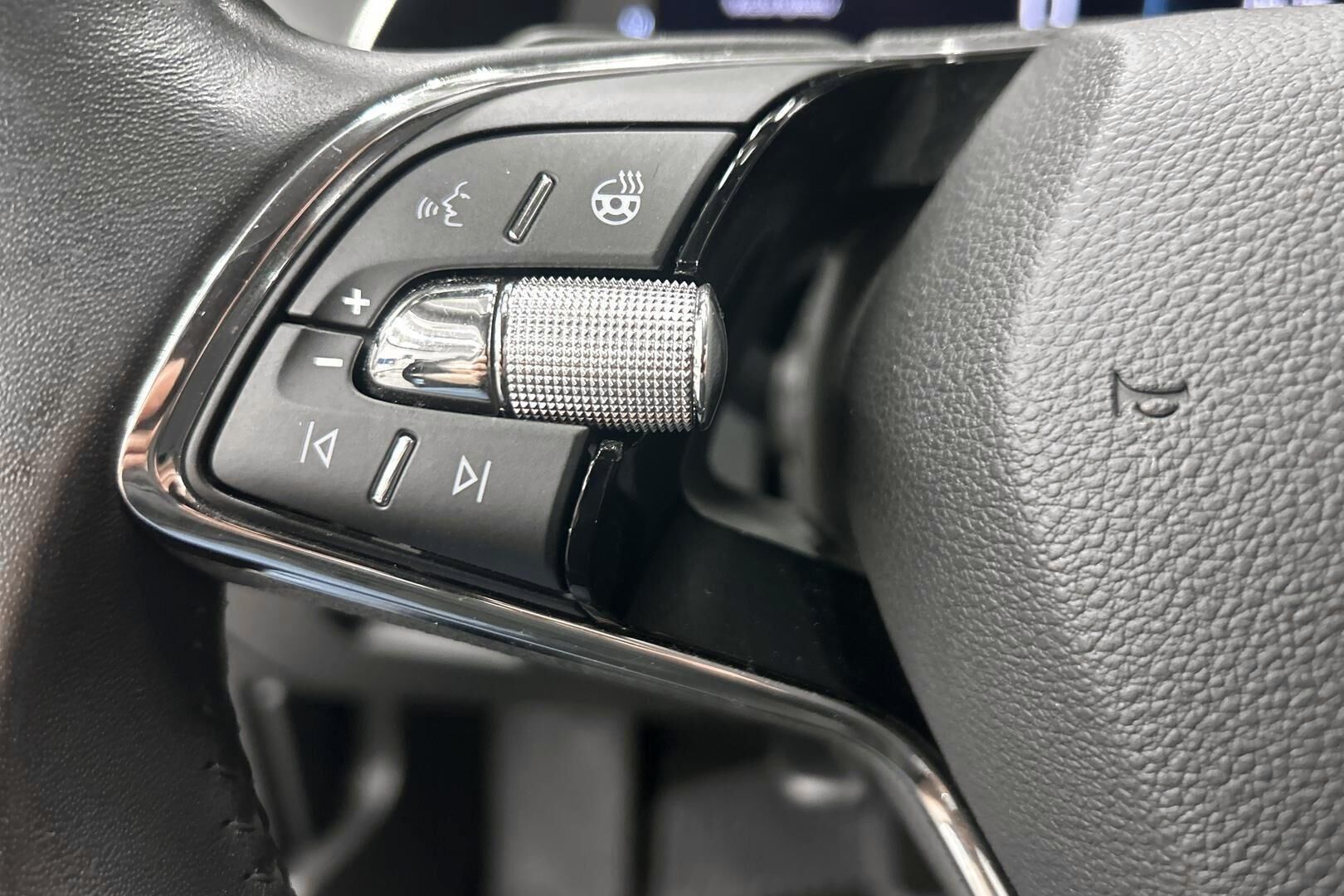 Skoda Octavia iso kuva 6