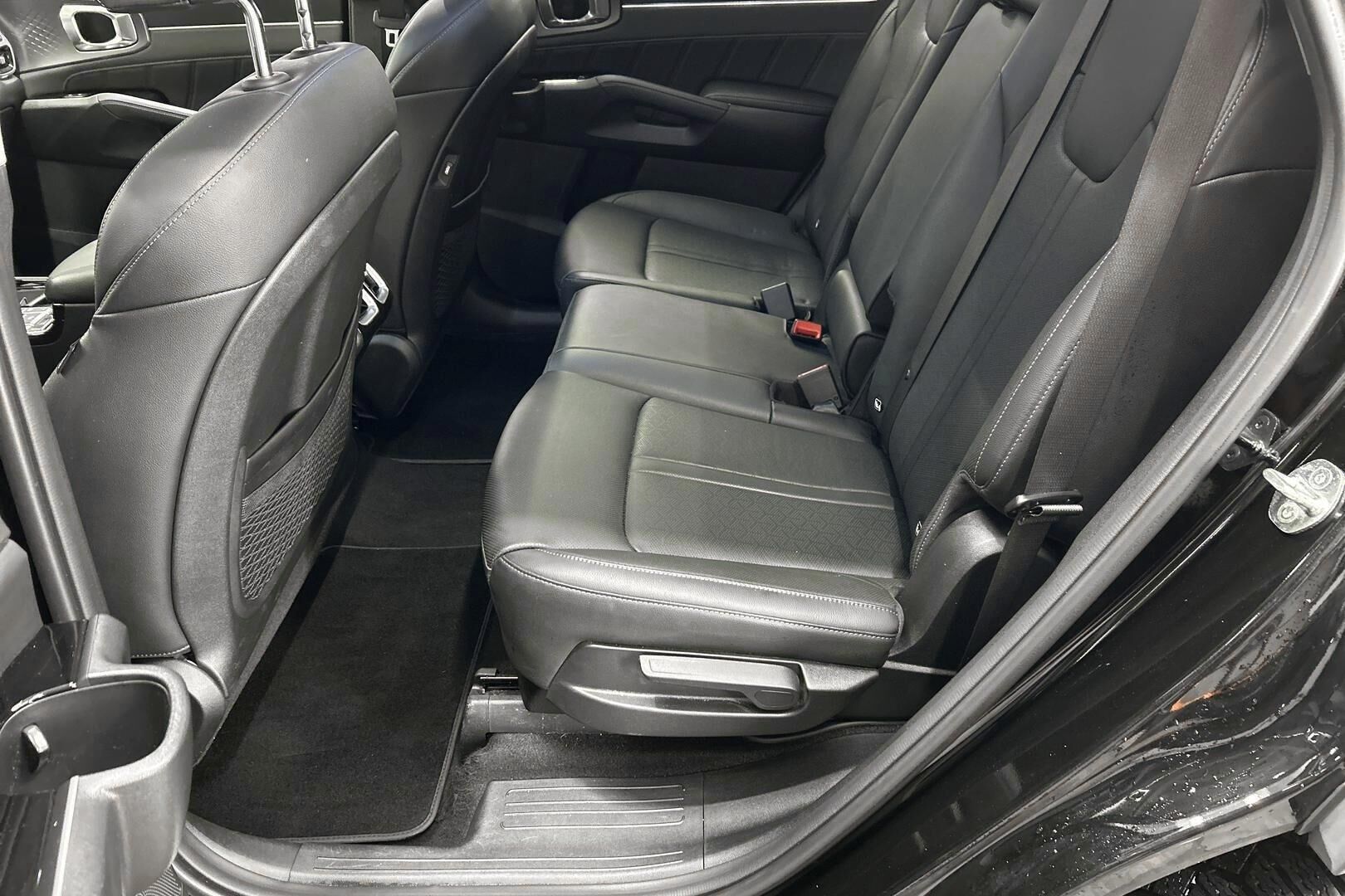 Kia Sorento iso kuva 9