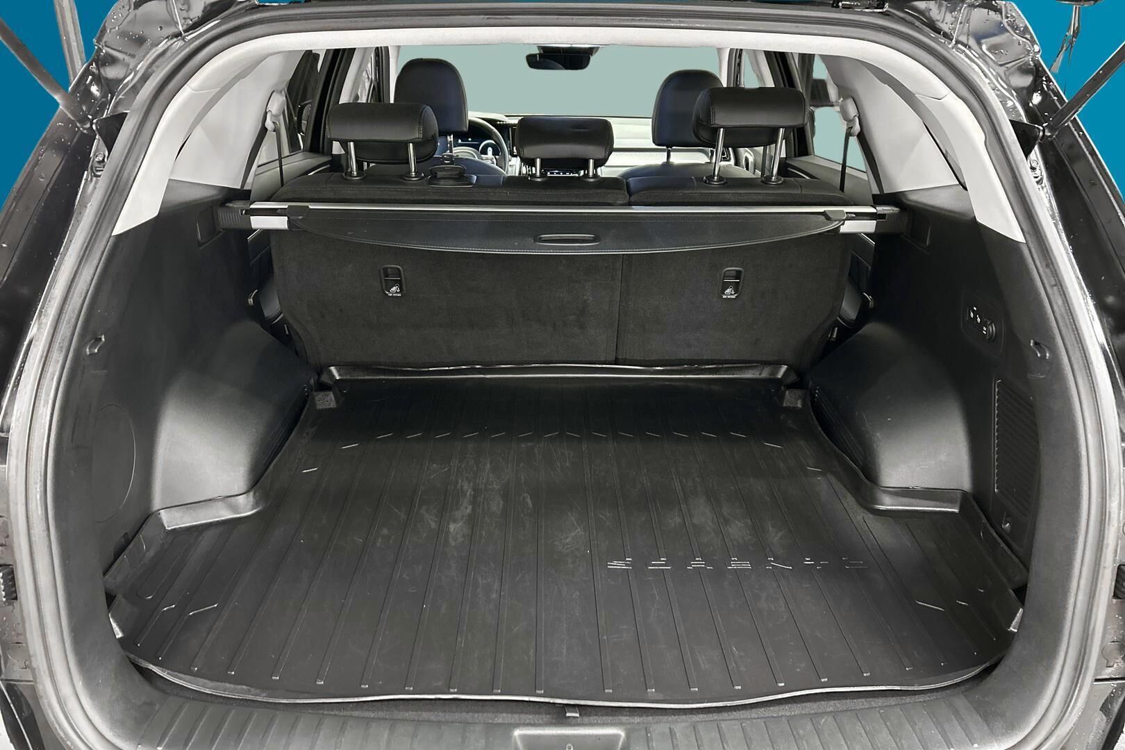 Kia Sorento iso kuva 11