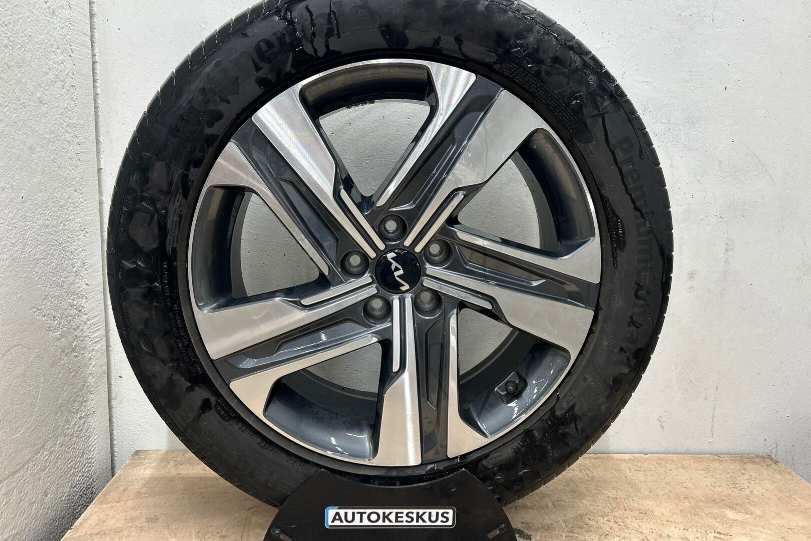 Kia Sorento iso kuva 12