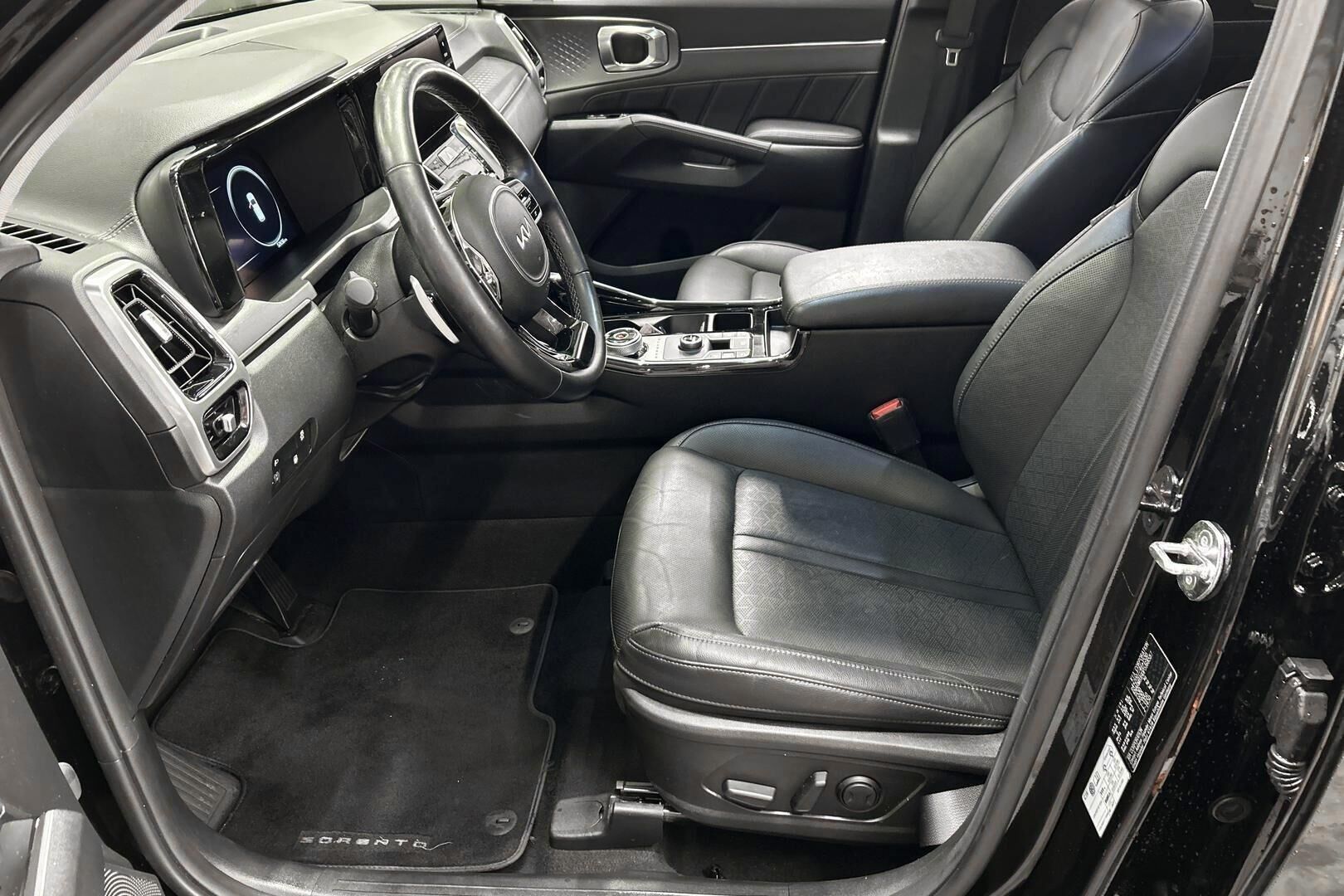 Kia Sorento iso kuva 8