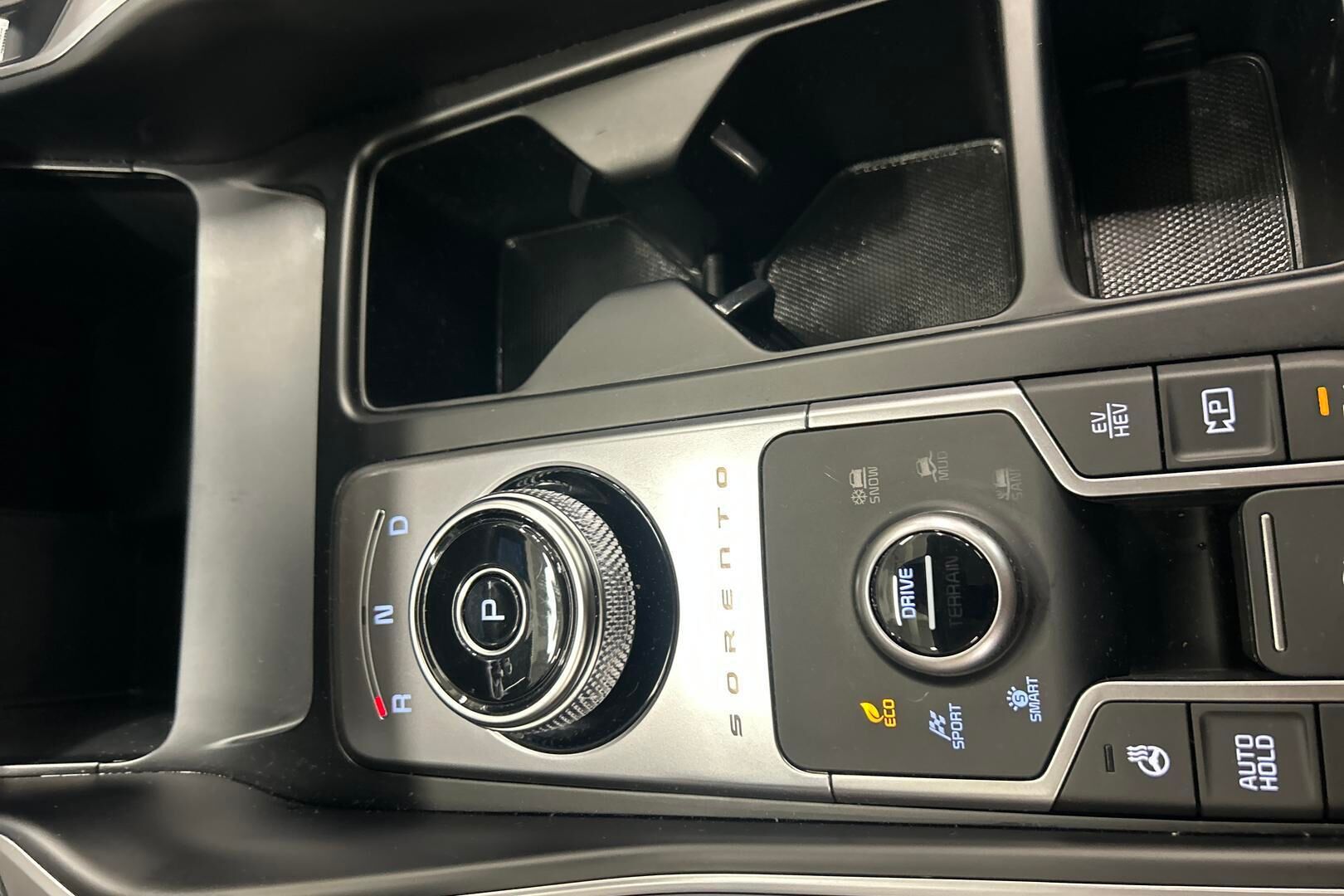 Kia Sorento iso kuva 18