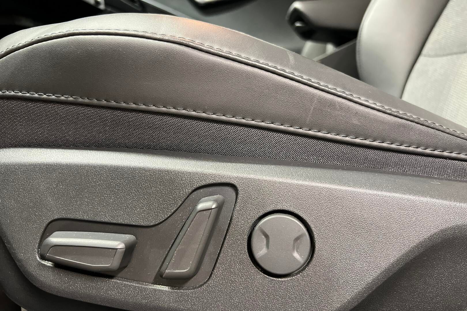 Kia Niro iso kuva 12