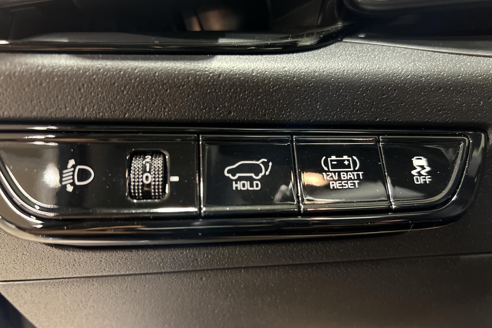 Kia Niro iso kuva 15