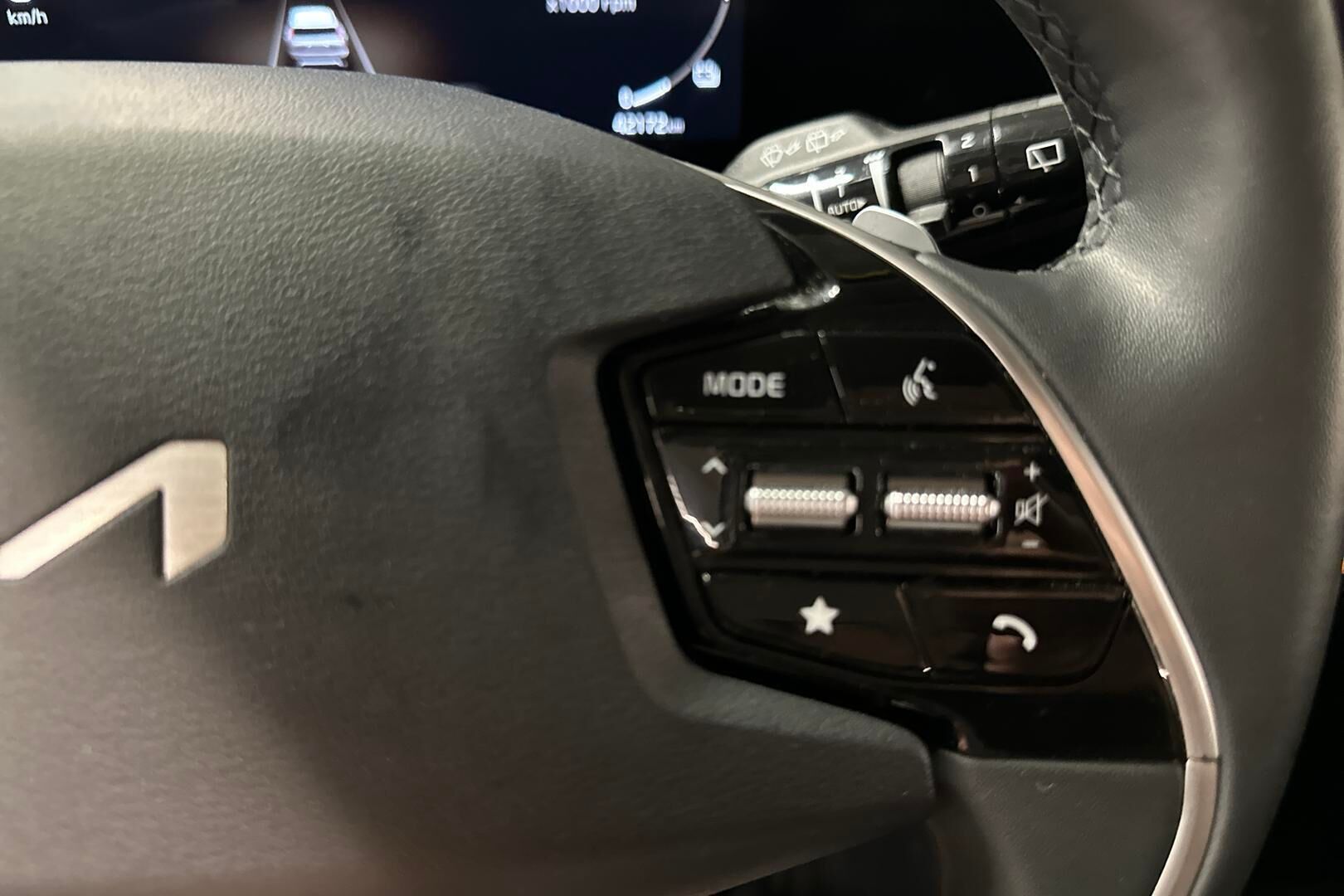 Kia Niro iso kuva 15