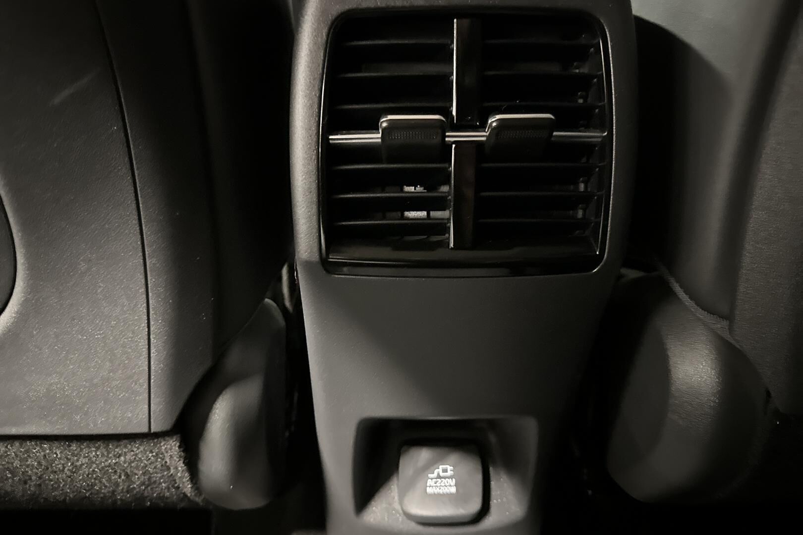 Kia Niro iso kuva 17