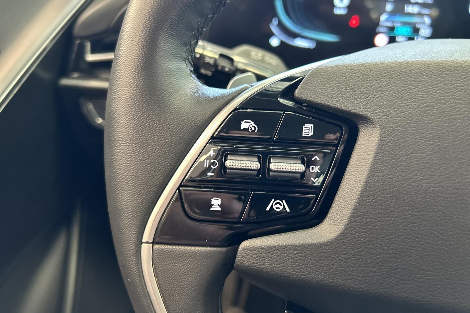 Kia Niro iso kuva 16