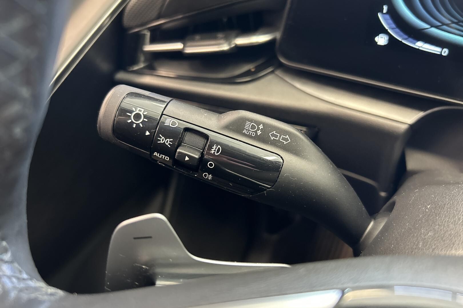 Kia Niro iso kuva 18