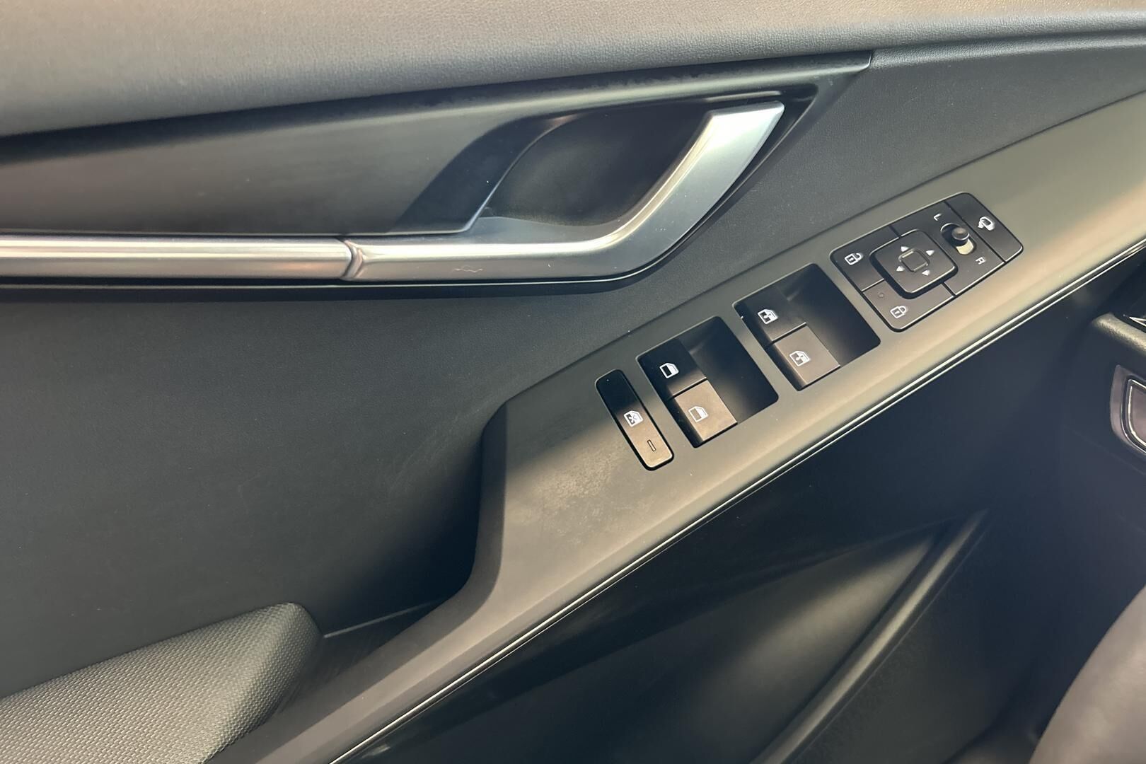 Kia Niro iso kuva 20