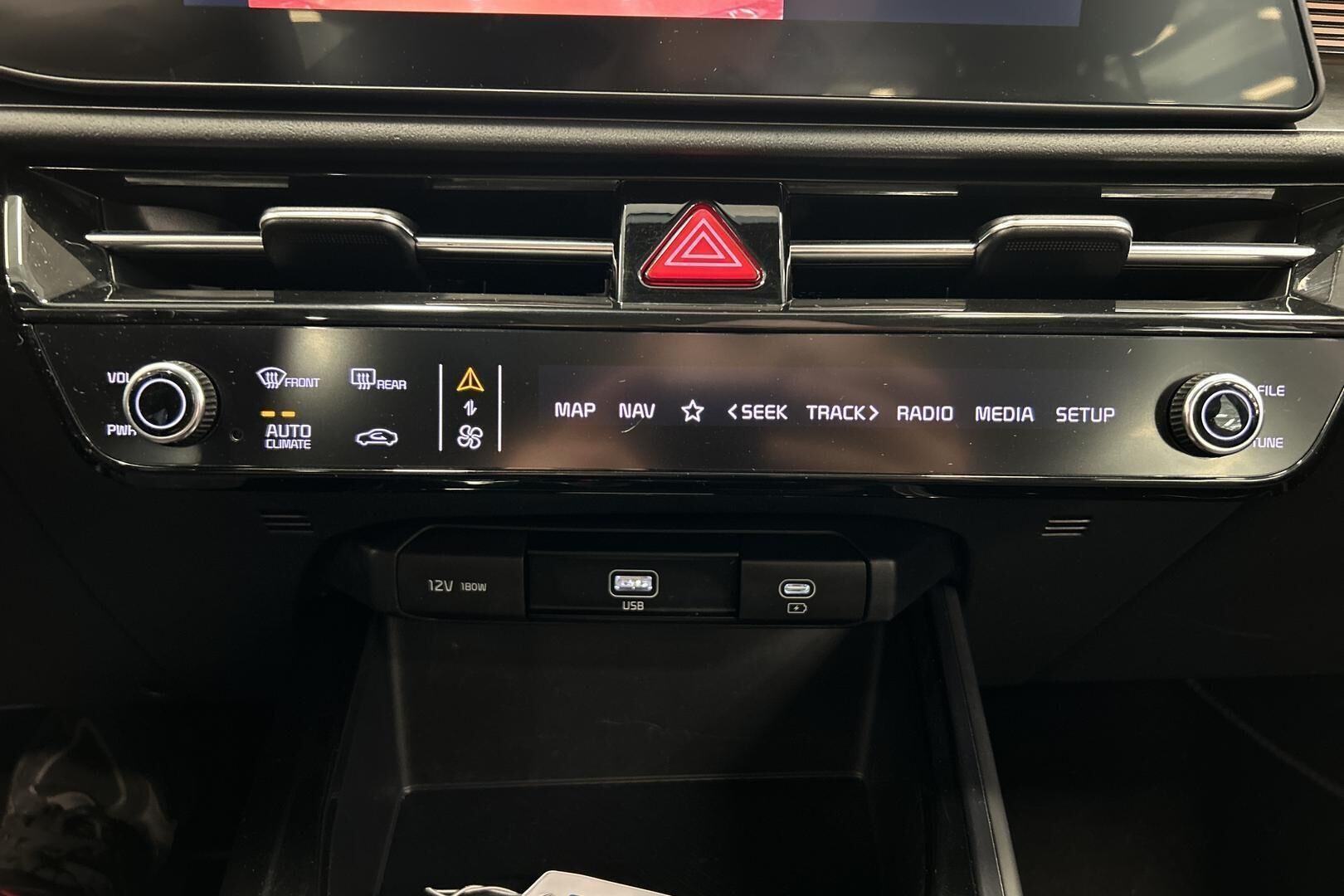 Kia Niro iso kuva 32